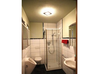 Waschraum - Dusche - Toilette