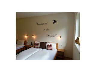 Zillertal-Aschau-Landhaus Sporer-Dreibettzimmer 2-