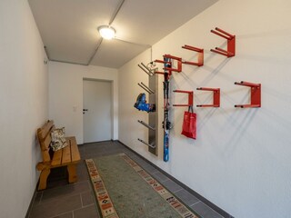 Apart_Fruehmann_Oberwilstrasse_10_Aschau_Schiraum