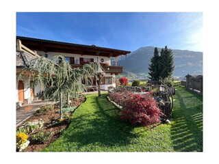 Appartements Pfister_Fuegen_Garten_Frühjahr