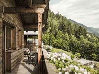 Balkon mit Bergblick im Appartement Deluxe