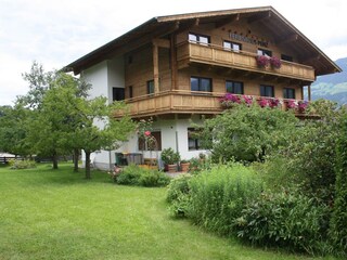 D9B38E27-3807-42FD-A284-A513A5426472