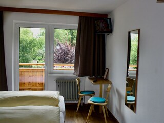 9E9180AF-3669-4A9D-AAA2-6776DEB29C3F_1_201_a