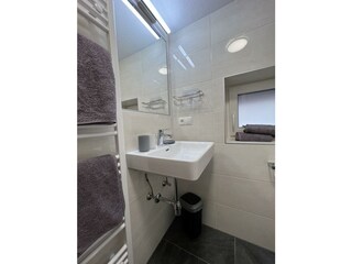 6F17D575-94AB-48D8-8645-D94CD40E7641_1_105_c