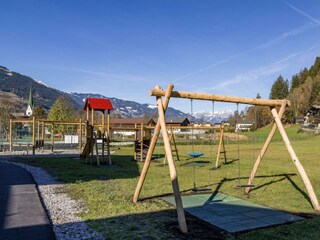 Baderer_Apart_Unterwaldstrasse_3_Stumm_Spielplatz_