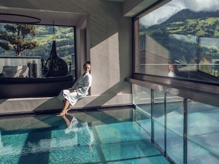 Wellnessbereich mit Pool