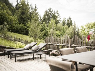 Gartenterrasse am Jungwald mit Liegeflächen