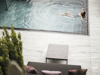 Pool mit Liegeflächen