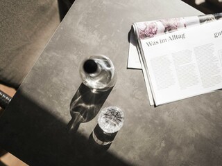 Sitz- und Essbereich am Balkon