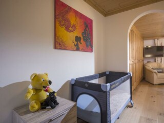 Fewo_Hauser_Dorfstr_93_Aschau_07_2018_Kinderbett_V