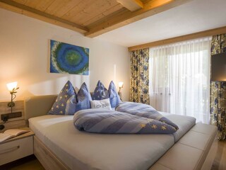 Fewo_Hauser_Dorfstr_93_Aschau_07_2018_Schlafzimmer