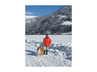 Winterwanderweg hinterm Haus