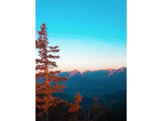 Sonnenaufgang am Berg