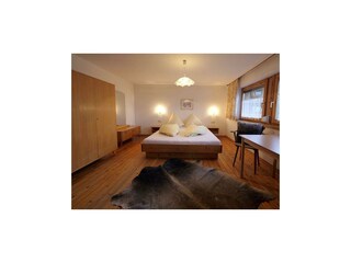 Zillertal-Fuegen-Haus-Thoma-Huber-Schlafzimmer2