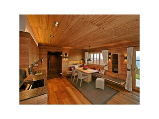 Wohnküche mit Ausgang zur Terrasse