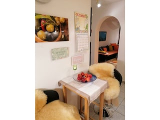 Zillerstuebchen_Kueche_Ausblick_Wohnzimmer