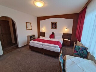 2 - 4 Personen Zimmer