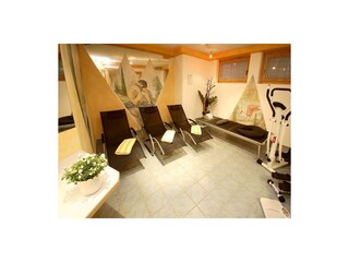 Ruheraum mit Fitnessecke