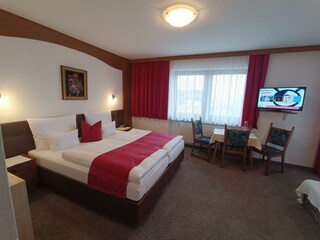 2 - 4 Personen Zimmer