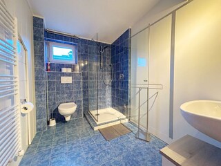 2. Badezimmer
