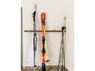 Ski und Skischuh Aufbewahrung.