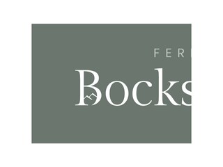 Logo_Ferienhaus-Bockstecken_background-green_1920p