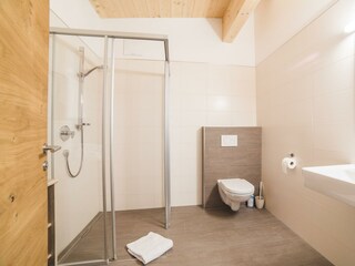 Gr. begehbare Dusche /WC