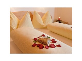 Appartement-Peter-Fuegen-Wiesengasse-16-Bett-Detai