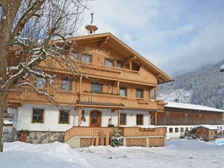 unser Hof im Winter