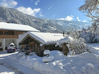 Hütte im Schnee