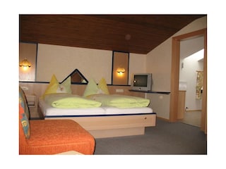 Schlafzimmer FW2
