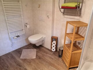 Landhaus Widner-Hart-Zillertalblick-Badezimmer