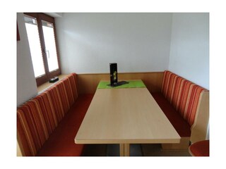 Zillertal_Wiesenhof_Ferienwohnung Paula_Küche_Sitz