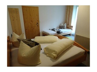 Zillertal_Wiesenhof_Ferienwohnung Eva_Dreibettzimm