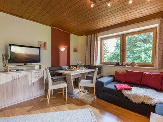 Landhaus_Gartner_Dorfstrasse_90_Uderns_Wohnzimmer_