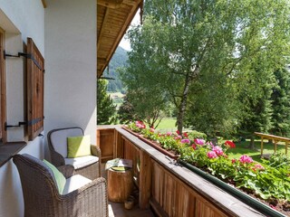 Landhaus_Gartner_Dorfstrasse_90_Uderns_Balkon