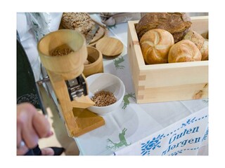 Haus_Floerl_Maria_Landstrasse_17_Ried_Frehstuecksb