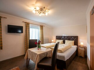 Haus_Floerl_Landstrasse_17_Ried_07_2019_Zimmer_10