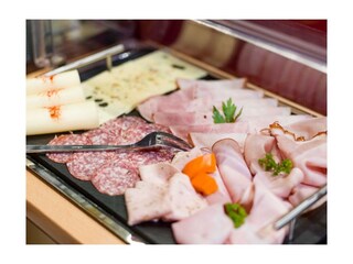 Haus_Floerl_Maria_Landstrasse_17_Ried_Frehstuecksb