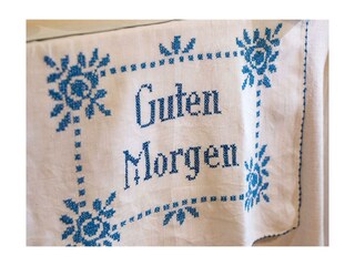 Haus_Floerl_Maria_Landstrasse_17_Ried_Frehstuecksb