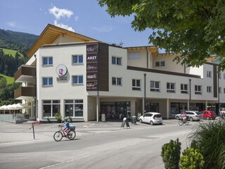 Alp_Tirol_Cafe_Harmonie_Haus_Sommer