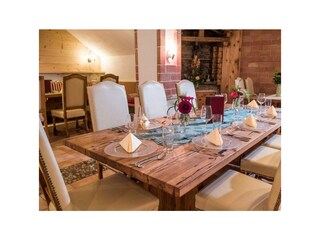 Ferienhof_Kampfl_Gegeringer_Str_17_Fuegen_Tisch_De