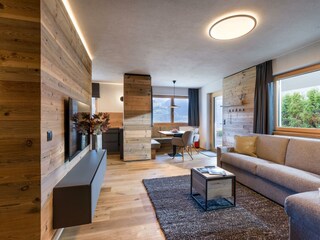 Vans_place_Aeussere_Embergstrasse_16_Kaltenbach_Wo