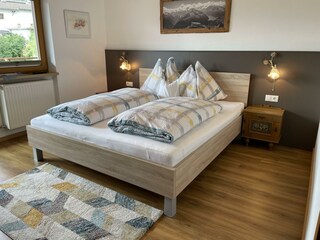 67091600-3E2D-4727-BFAC-F564787BD703