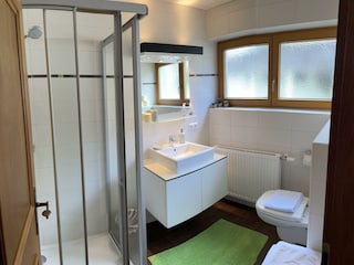 18BF28C4-9C33-44BD-B64E-1629D7BAB65C