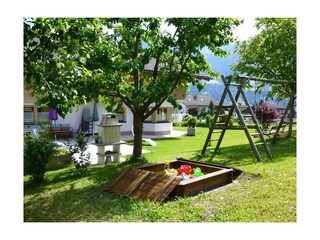 Kinder Willkommen! Schaukel, Sandkasten, Rutsche