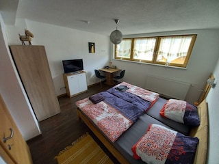 Schlafzimmer 2