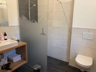 Ap. C Bad vom Doppelbettzimmer