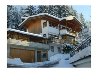 Hausansicht Winter