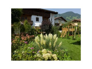 Aparte_Denise_Schuetzenweg_32_Spielplatz_1_komp